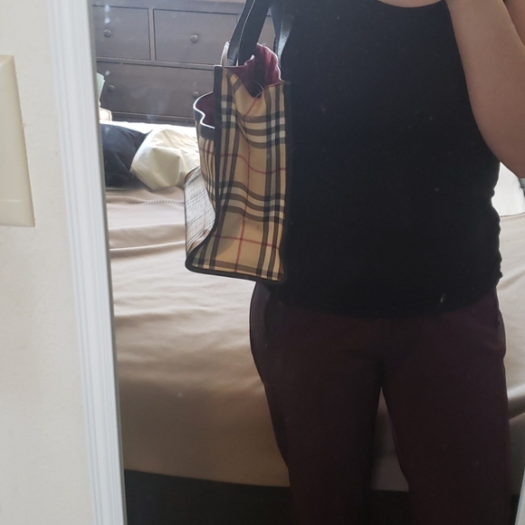 Burberry Tote - Picture 4 of 16